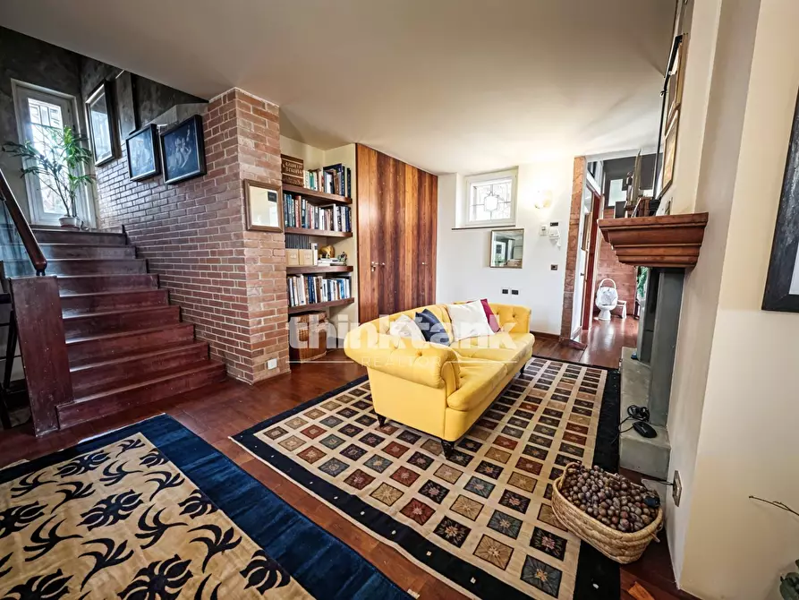 Immagine 13 di Villa in vendita  in Via G. Sanfilippo a Gravina Di Catania