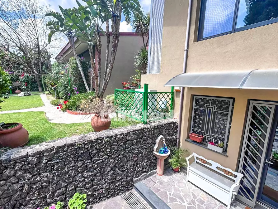 Immagine 47 di Villa in vendita  in Via G. Sanfilippo a Gravina Di Catania