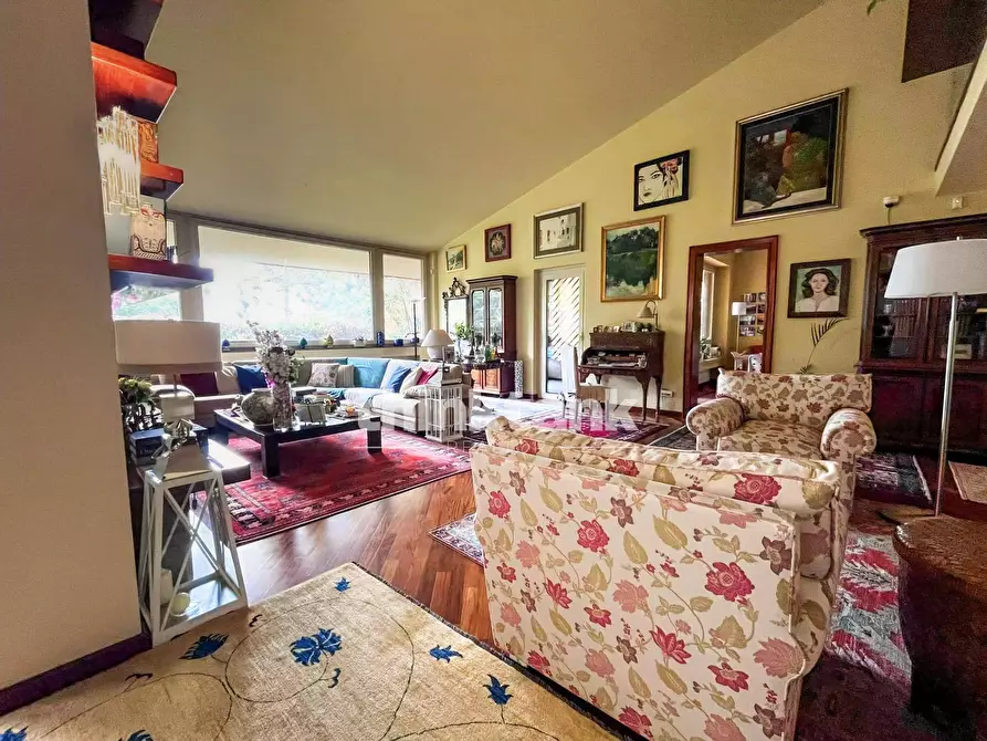 Immagine 6 di Villa in vendita  in Via G. Sanfilippo a Gravina Di Catania