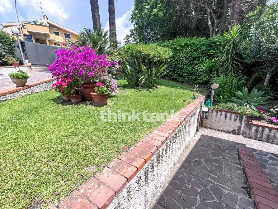 Immagine 56 di Villa in vendita  in Via G. Sanfilippo a Gravina Di Catania