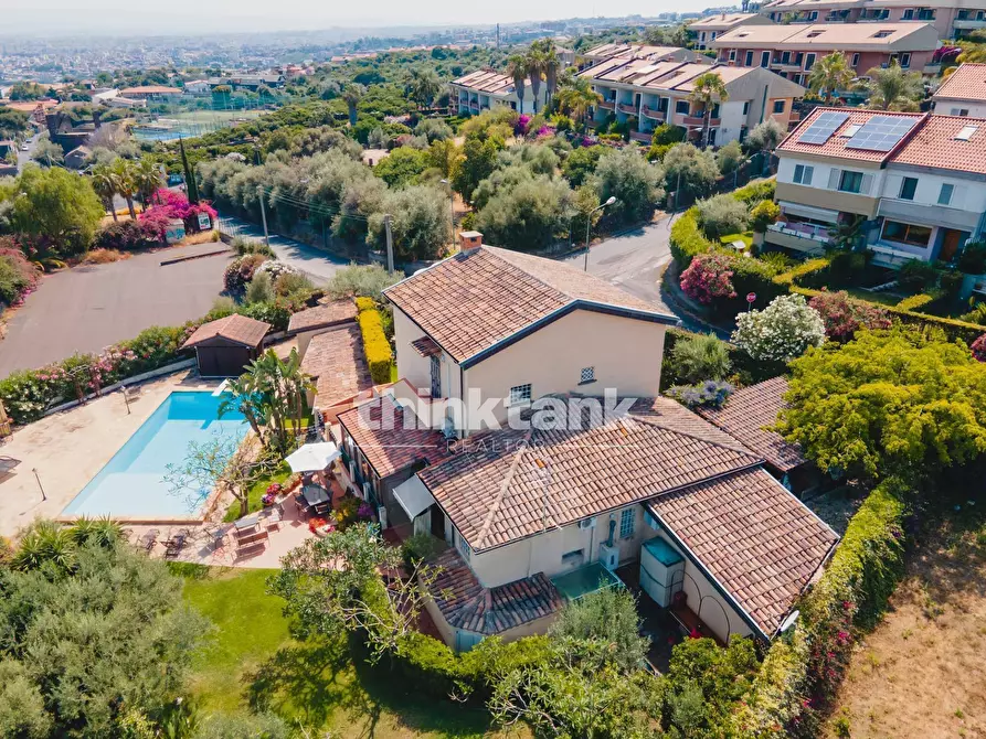 Immagine 2 di Villa in vendita  in Via Piave a San Gregorio Di Catania