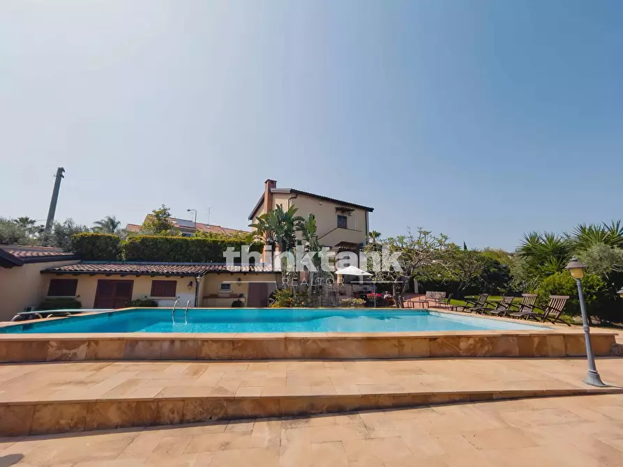 Immagine 7 di Villa in vendita  in Via Piave a San Gregorio Di Catania