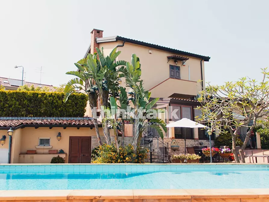 Immagine 11 di Villa in vendita  in Via Piave a San Gregorio Di Catania