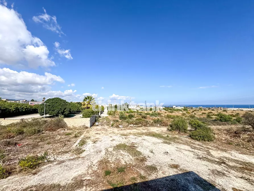 Immagine 14 di Palazzo in vendita  in Viale Edoardo Garrone a Buccheri