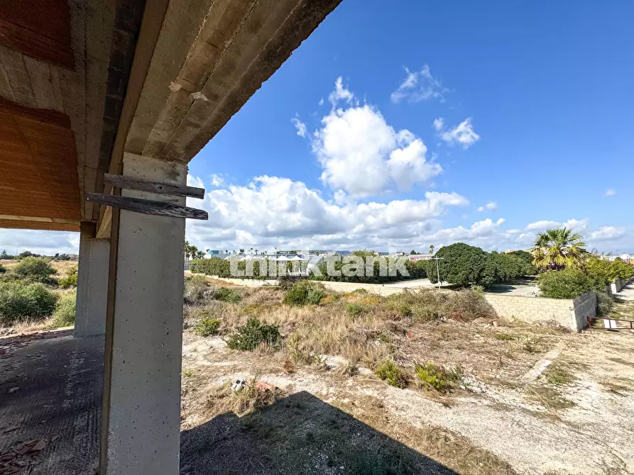 Immagine 16 di Palazzo in vendita  in Viale Edoardo Garrone a Buccheri