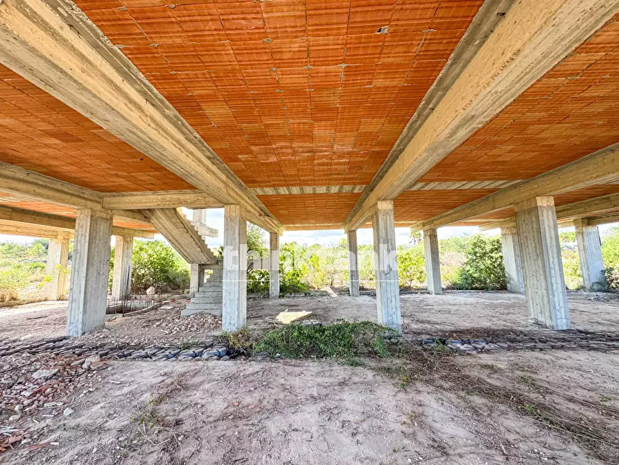 Immagine 19 di Palazzo in vendita  in Viale Edoardo Garrone a Buccheri