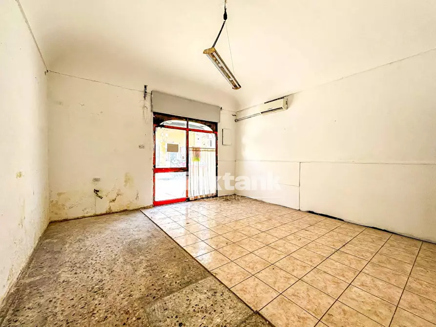 Immagine 6 di Attività commerciale in vendita  in Via Piave a Siracusa