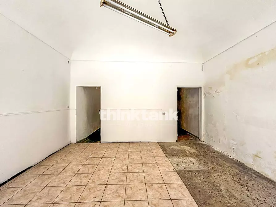 Immagine 7 di Attività commerciale in vendita  in Via Piave a Siracusa