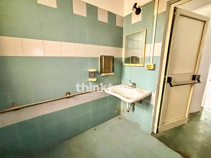 Immagine 15 di Attività commerciale in vendita  in Via Piave a Siracusa