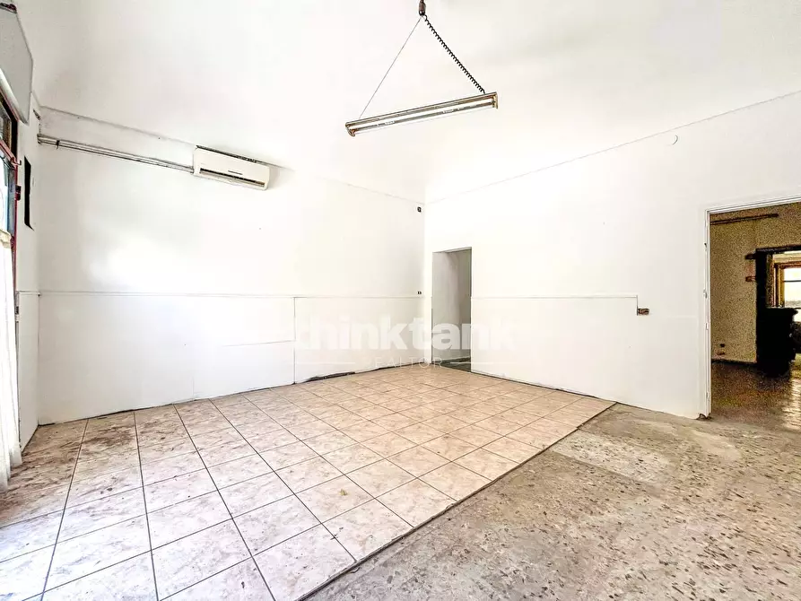 Immagine 5 di Attività commerciale in vendita  in Via Piave a Siracusa