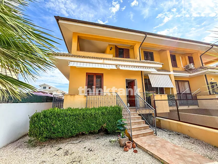 Immagine 2 di Villetta a schiera in vendita  in Via Selinunte a Siracusa