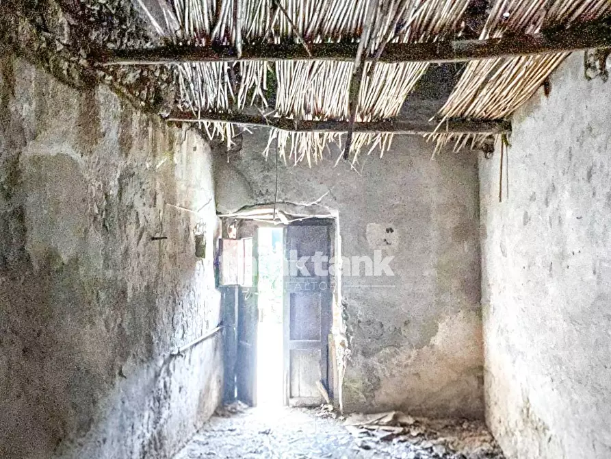 Immagine 5 di Villa in vendita  in via santa maria del tindari a Brolo