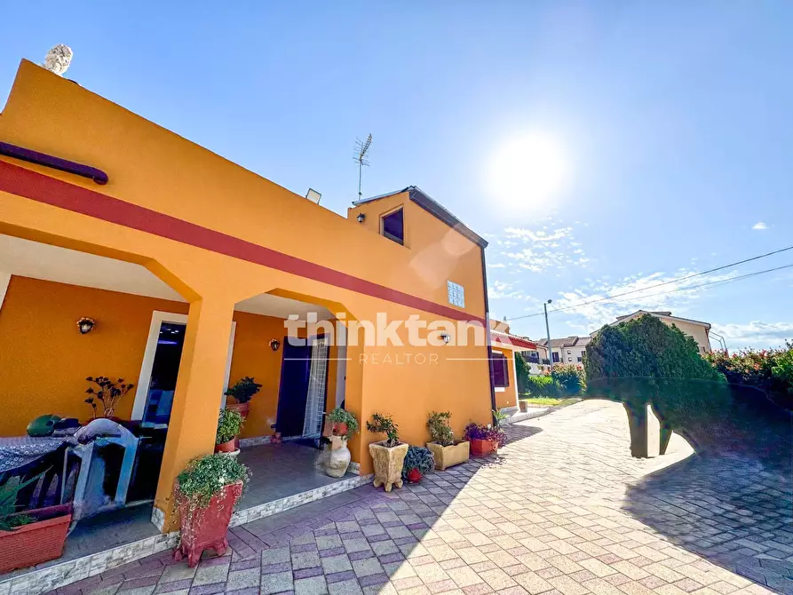 Immagine 25 di Villa in vendita  in Via  Capuana 11 a Buccheri