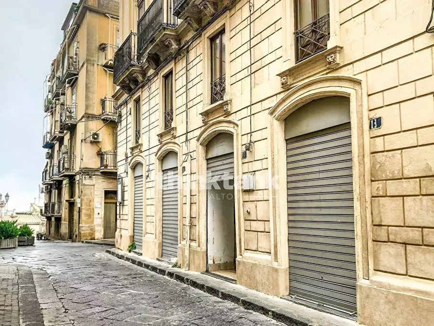 Immagine 25 di Appartamento in vendita  in Piazza umberto I snc a Caltagirone