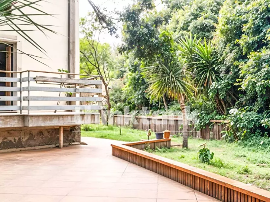 Immagine 10 di Villetta a schiera in vendita  in Via del Bosco a Gravina Di Catania