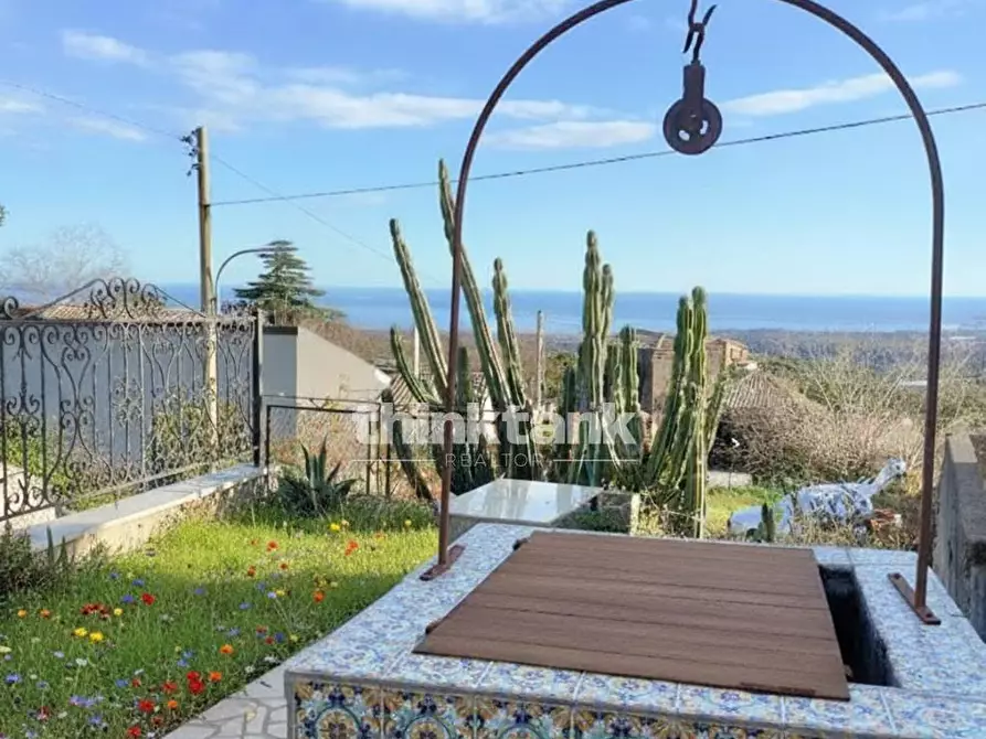 Immagine 1 di Rustico / casale in vendita  in Via Tavola a Piedimonte Etneo