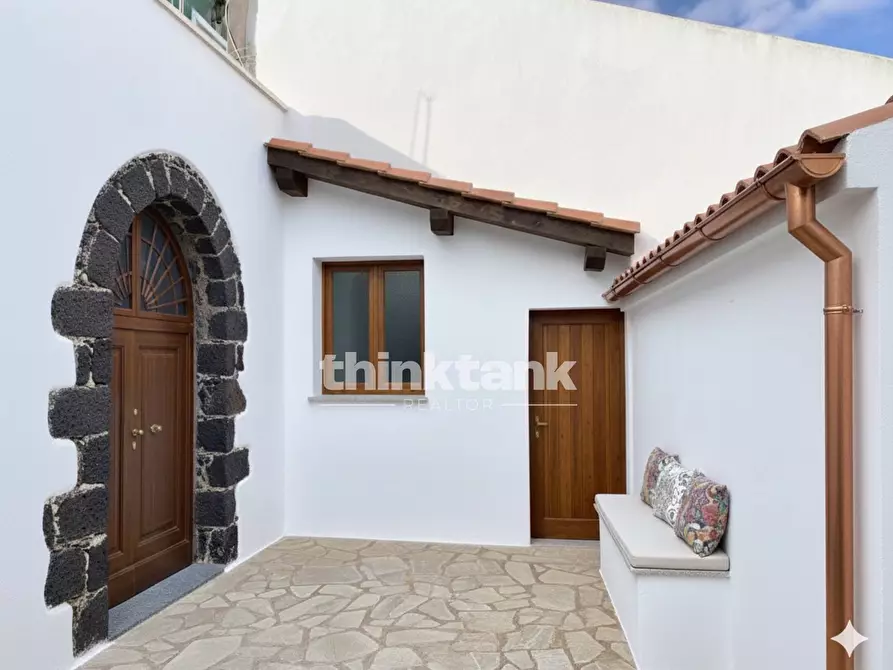 Immagine 2 di Rustico / casale in vendita  in Via Tavola a Piedimonte Etneo