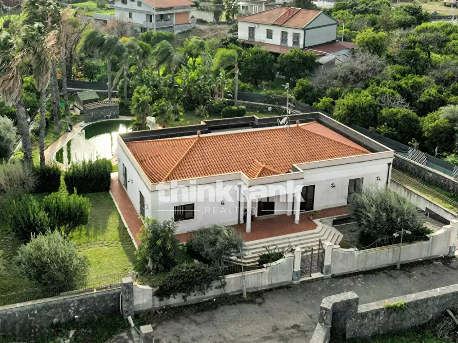 Immagine 3 di Villa in vendita  in Via Spirito Santo a Aci Sant'antonio