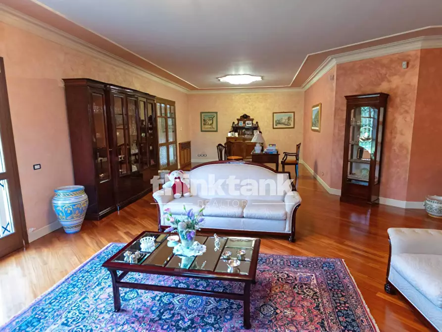 Immagine 9 di Villa in vendita  in Via Spirito Santo a Aci Sant'antonio