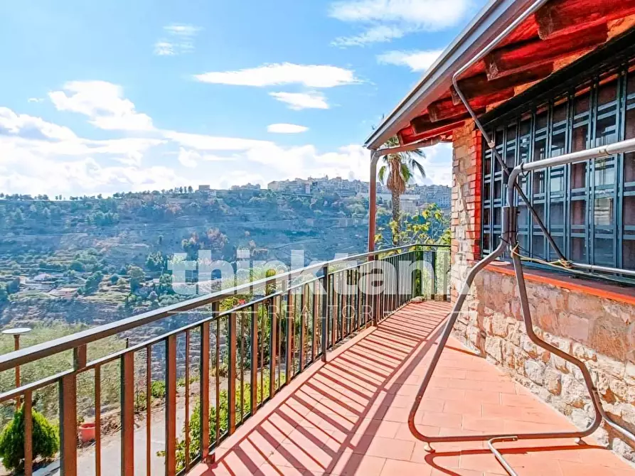 Immagine 4 di Villa in vendita  in Via Genova a Aidone