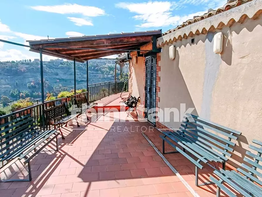 Immagine 27 di Villa in vendita  in Via Genova a Aidone