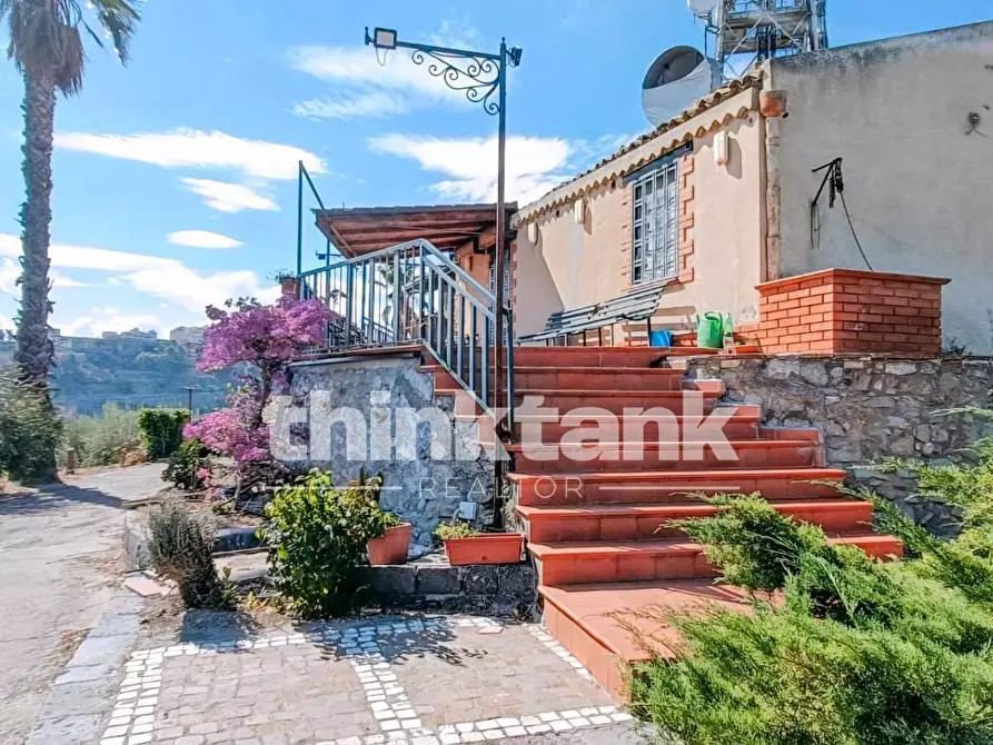 Immagine 28 di Villa in vendita  in Via Genova a Aidone