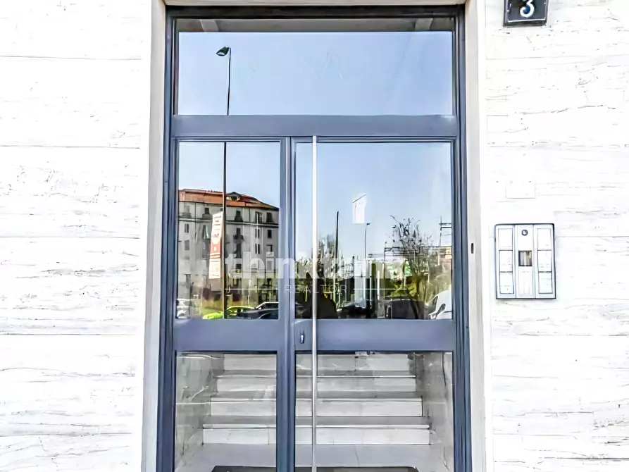 Immagine 3 di Appartamento in vendita  in Piazza Sire Raul 3 a Milano