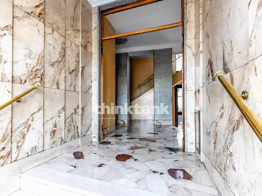 Immagine 2 di Appartamento in vendita  in Piazza Sire Raul 3 a Milano