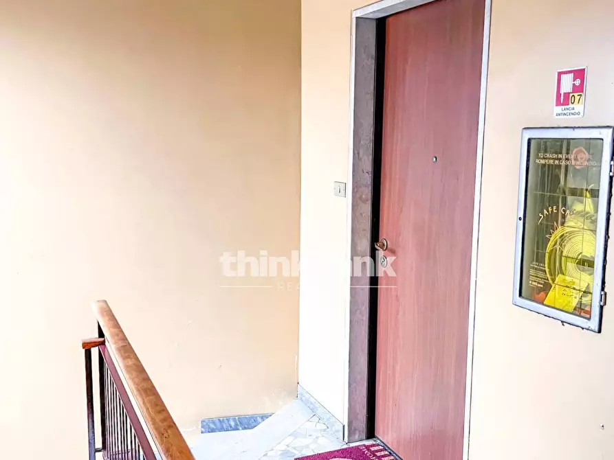 Immagine 12 di Appartamento in vendita  in Piazza Sire Raul 3 a Milano