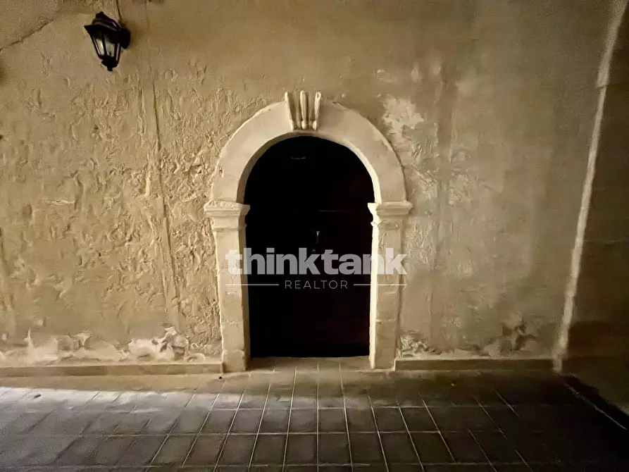 Immagine 10 di Attività commerciale in vendita  in Via Vittorio Veneto a Siracusa