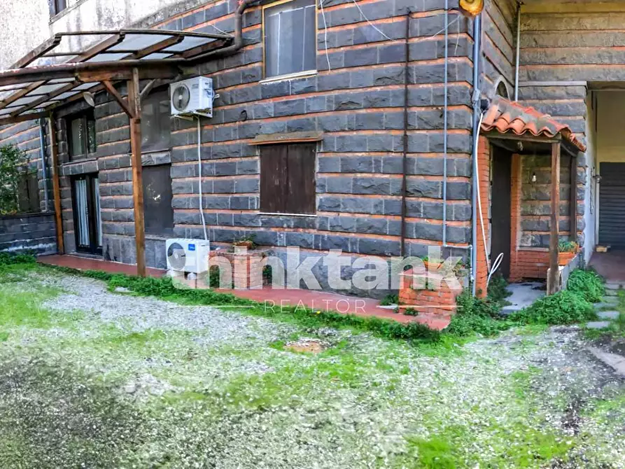 Immagine 27 di Villa in vendita  in Via Del Bosco a Gravina Di Catania