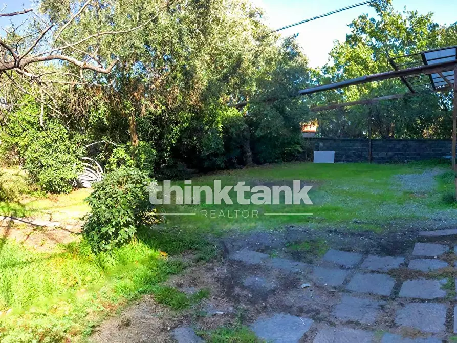 Immagine 26 di Villa in vendita  in Via Del Bosco a Gravina Di Catania