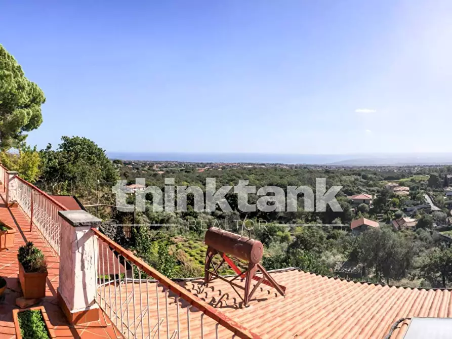 Immagine 4 di Villa in vendita  in Via Del Bosco a Gravina Di Catania