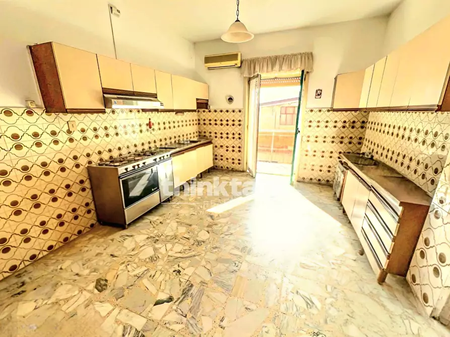 Immagine 6 di Appartamento in vendita  in Via Carlo Marx a Adrano