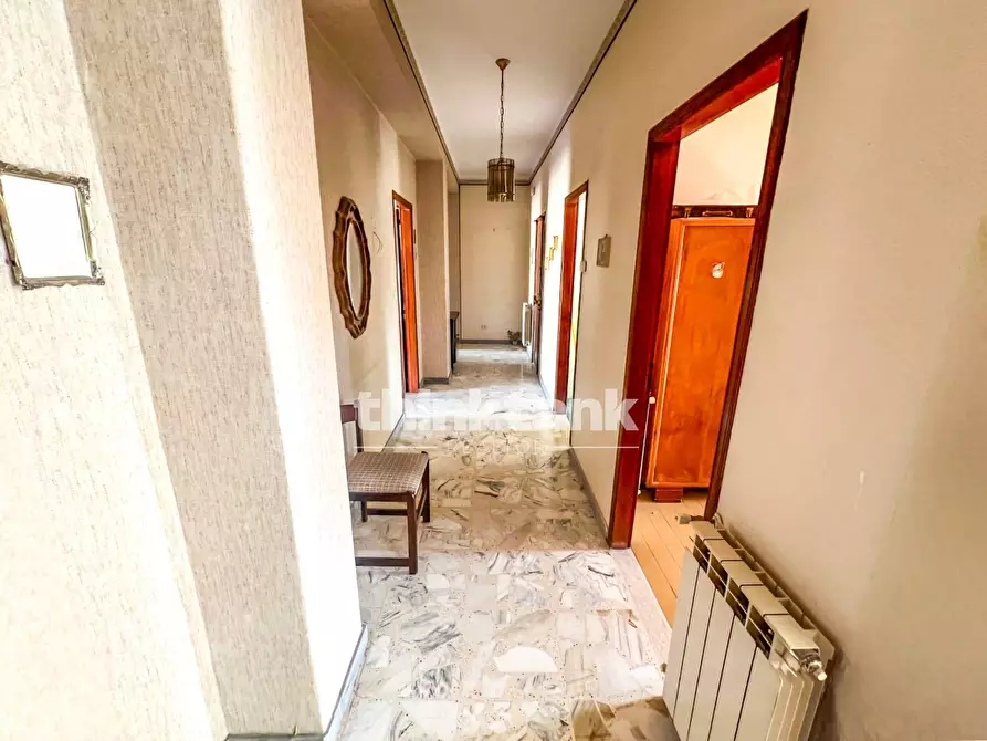 Immagine 11 di Appartamento in vendita  in Via Carlo Marx a Adrano