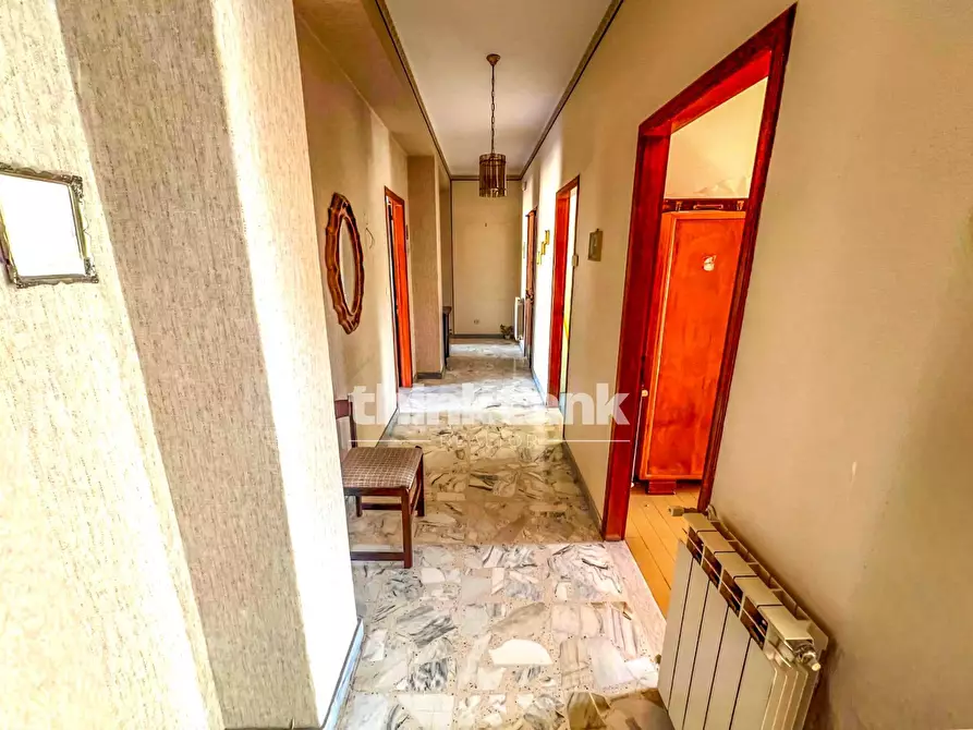 Immagine 5 di Appartamento in vendita  in Via Carlo Marx a Adrano