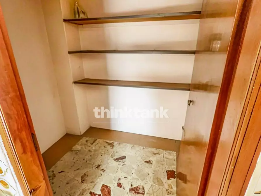 Immagine 12 di Appartamento in vendita  in Via Carlo Marx a Adrano