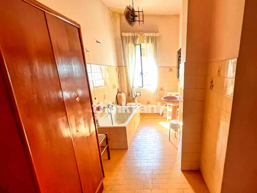 Immagine 13 di Appartamento in vendita  in Via Carlo Marx a Adrano