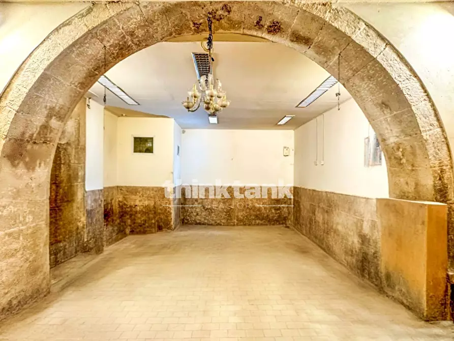 Immagine 3 di Attività commerciale in vendita  in Via Vittorio Veneto a Siracusa