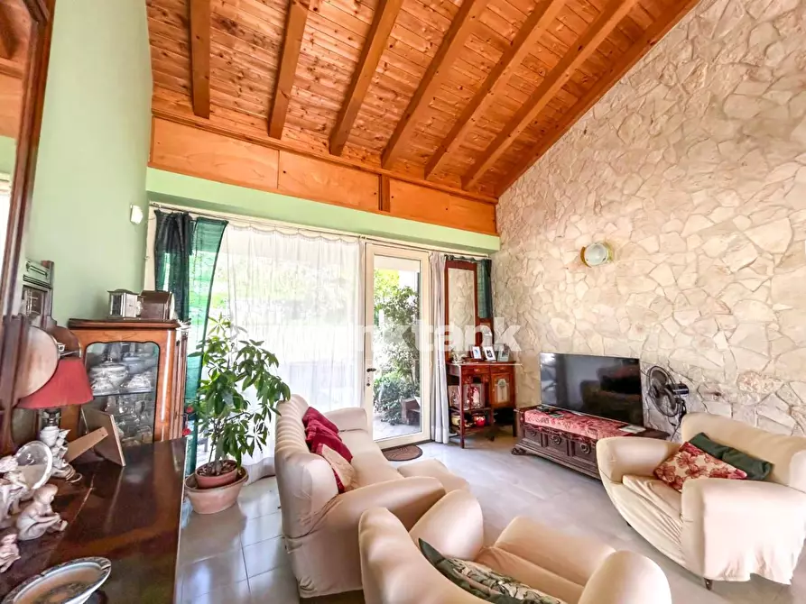 Immagine 18 di Villa in vendita  in Via Nizzeti ì a Valverde