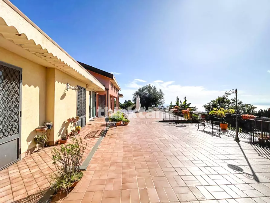 Immagine 9 di Villa in vendita  in Via Nizzeti ì a Valverde