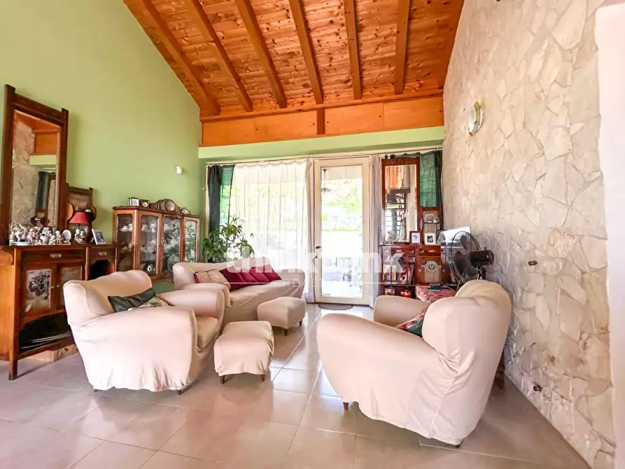 Immagine 17 di Villa in vendita  in Via Nizzeti ì a Valverde