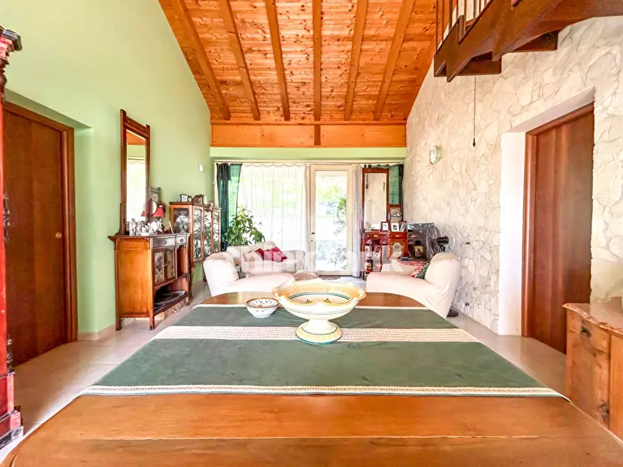 Immagine 19 di Villa in vendita  in Via Nizzeti ì a Valverde