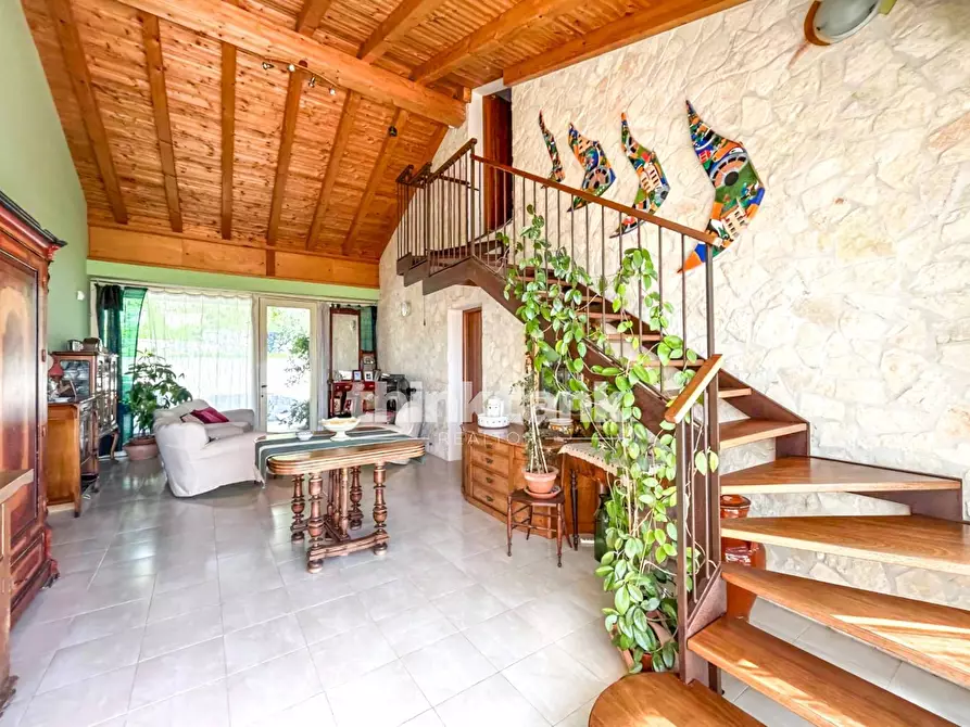 Immagine 15 di Villa in vendita  in Via Nizzeti ì a Valverde