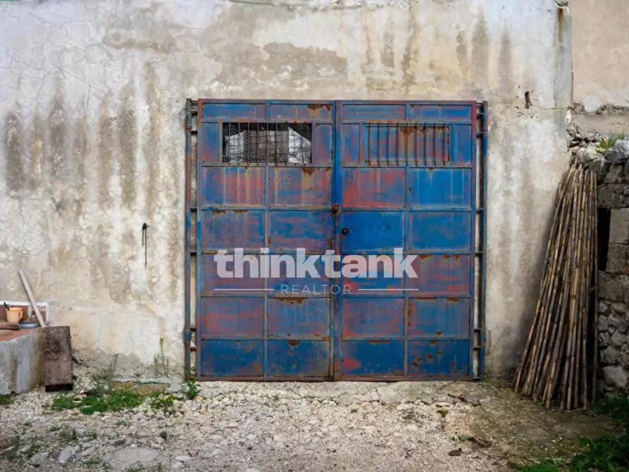 Immagine 84 di Rustico / casale in vendita  in Via della ginestra a Avola