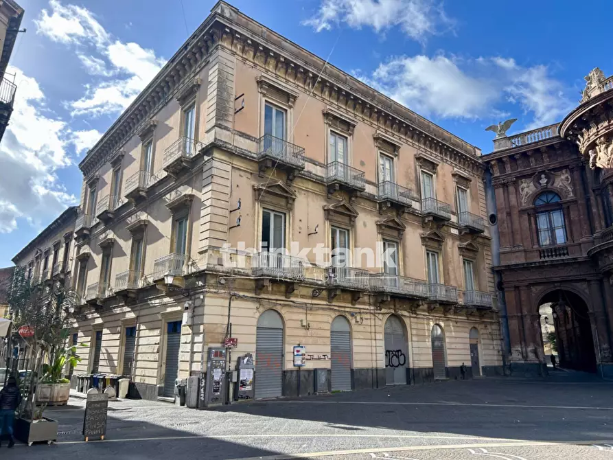 Immagine 1 di Palazzo in affitto  in Piazza Vincenzo Bellini a Catania
