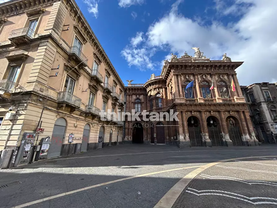 Immagine 2 di Palazzo in affitto  in Piazza Vincenzo Bellini a Catania
