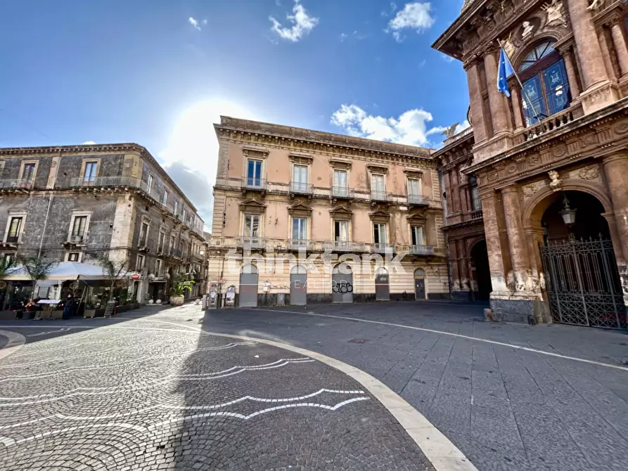 Immagine 3 di Palazzo in affitto  in Piazza Vincenzo Bellini a Catania