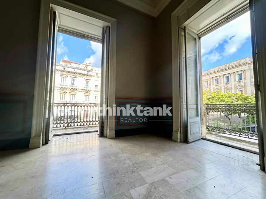 Immagine 12 di Palazzo in affitto  in Piazza Vincenzo Bellini a Catania