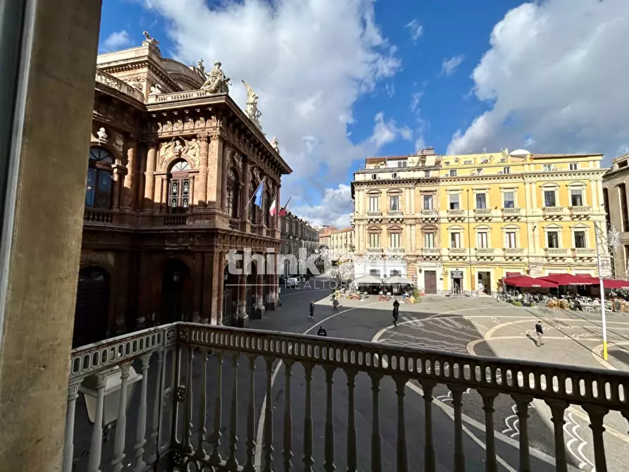 Immagine 16 di Palazzo in affitto  in Piazza Vincenzo Bellini a Catania